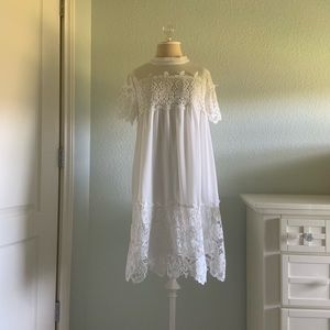 Size 6 FASHION UNION Embroidered Lace Sheath Dress